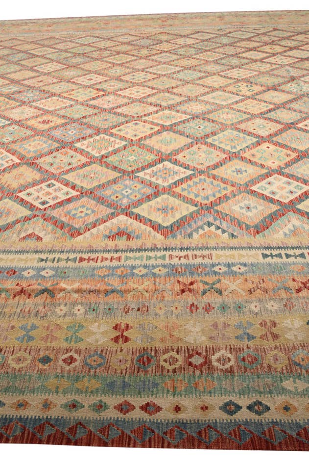 Detail image of 20' x 25' 5 Hand Woven Kilim Maymana Wool Rug