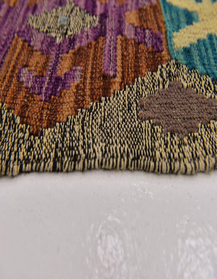 Detail image of 7' x 9' 5  Hand Woven Kilim Modern Wool Rug