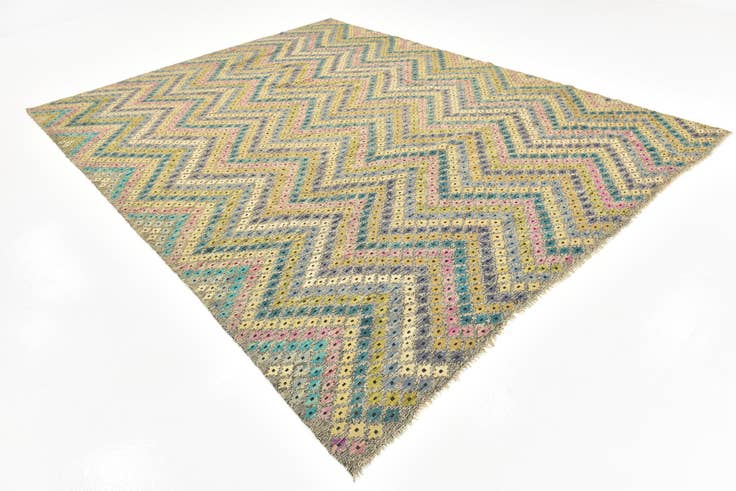 Detail image of 9' x 11' 6 Hand Woven Kilim Modern Wool Rug