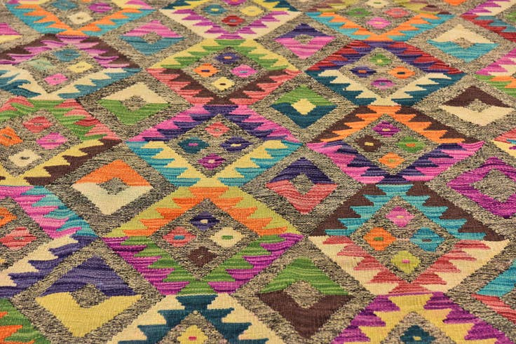 Detail image of 6' 9 x 8' Hand Woven Kilim Modern Wool Rug