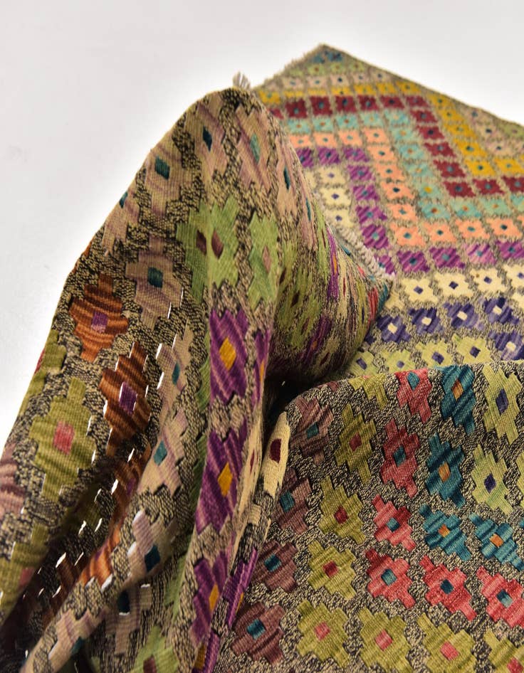 Detail image of 6' 3 x 8'  Hand Woven Kilim Modern Wool Rug