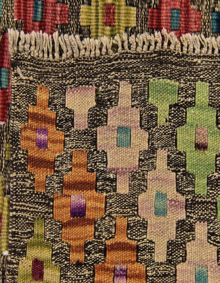Detail image of 6' 3 x 8'  Hand Woven Kilim Modern Wool Rug