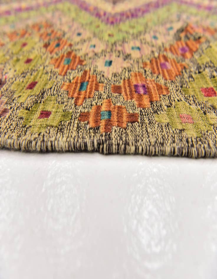 Detail image of 6' 3 x 8'  Hand Woven Kilim Modern Wool Rug