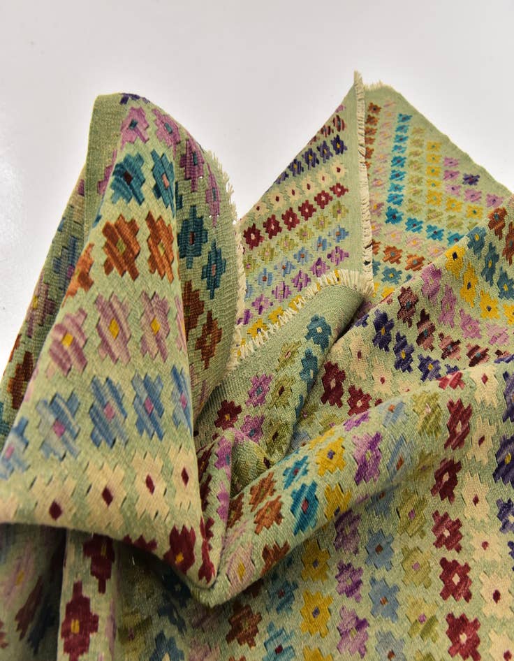 Detail image of 5' 10 x 7' 8  Hand Woven Kilim Modern Wool Rug