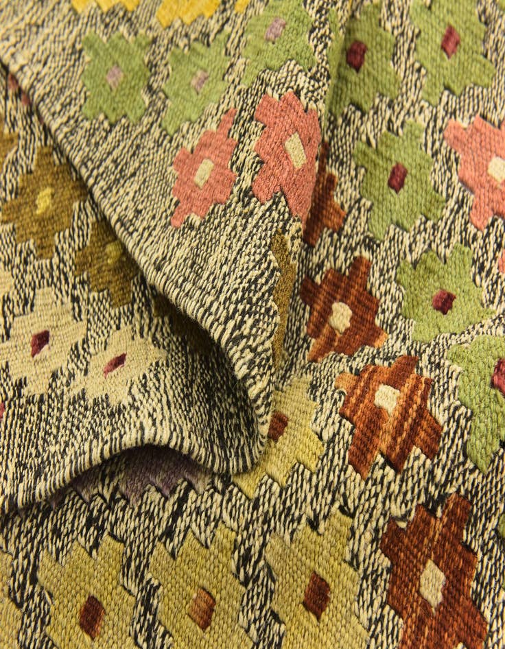 Detail image of 6' x 8'  Hand Woven Kilim Modern Wool Rug