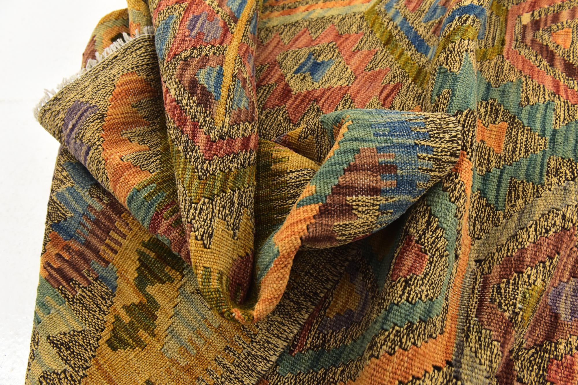 6' 7 x 8' 4 Hand Woven Kilim Modern Wool Rug