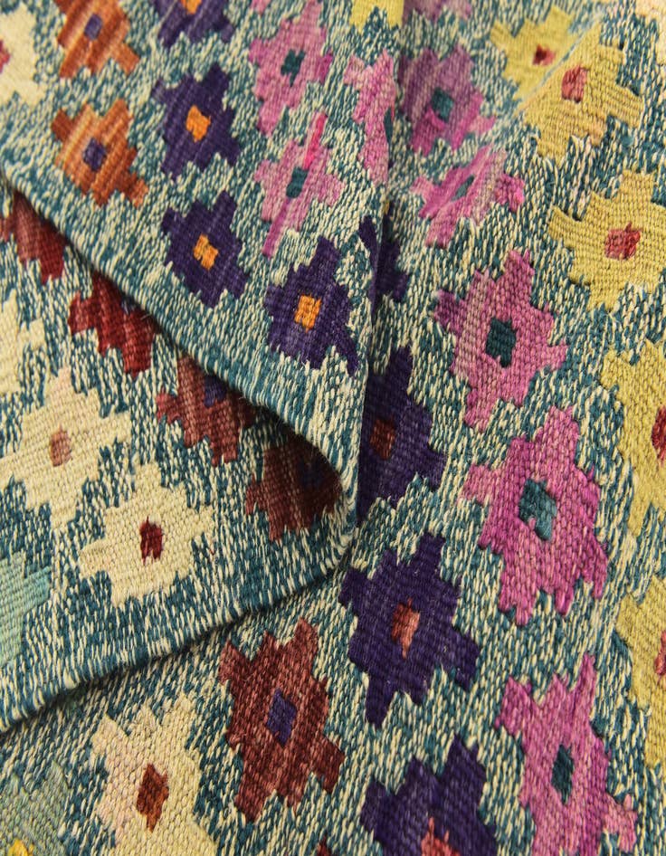 Detail image of 8' 8 x 11' 3  Hand Woven Kilim Modern Wool Rug