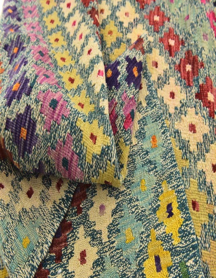 Detail image of 8' 8 x 11' 3  Hand Woven Kilim Modern Wool Rug