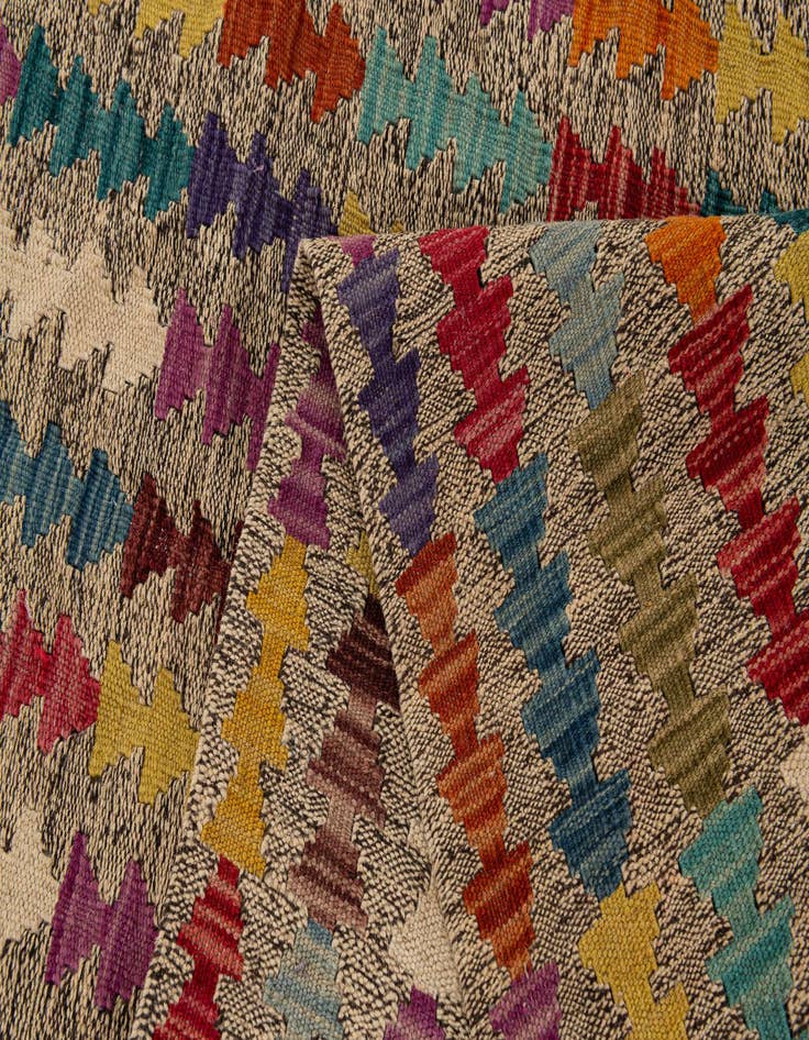 Detail image of 6' 9 x 8' 8  Hand Woven Kilim Modern Wool Rug