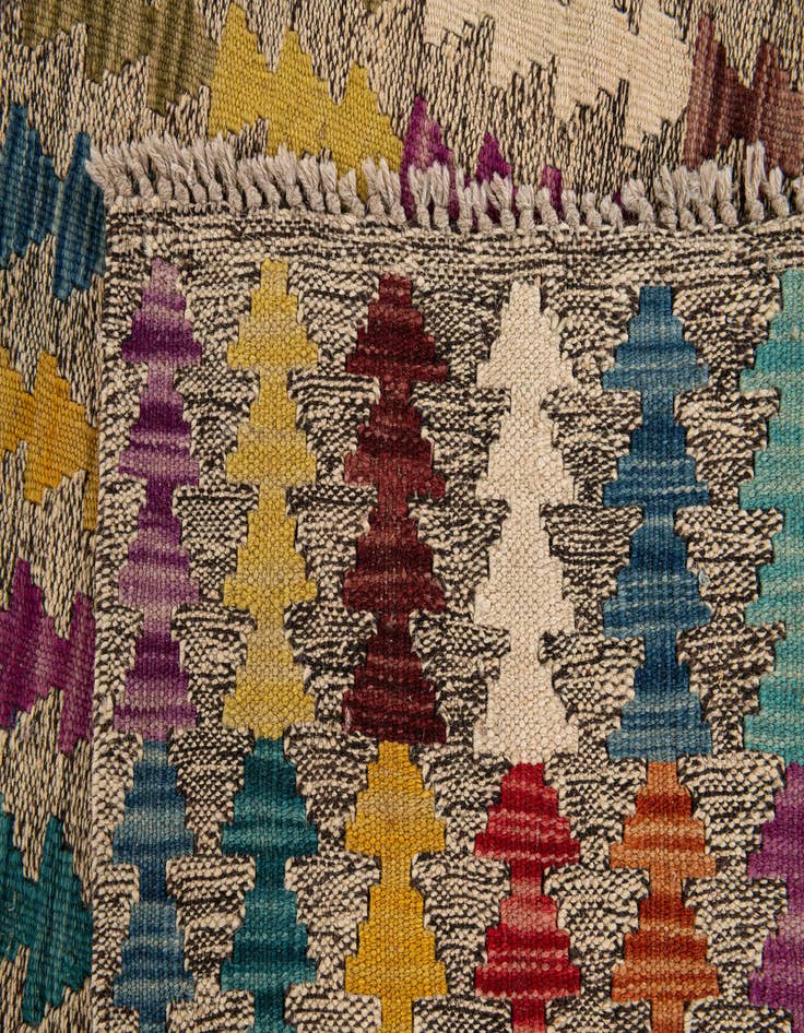 Detail image of 6' 9 x 8' 8  Hand Woven Kilim Modern Wool Rug