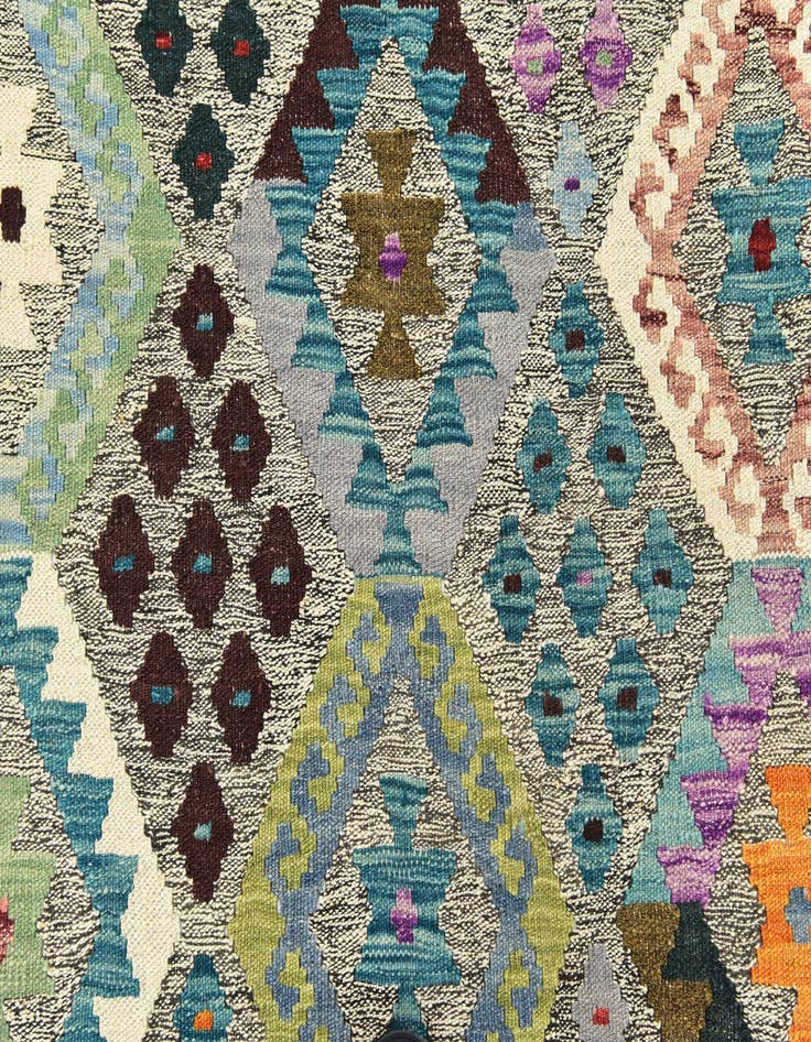 Detail image of 6' x 7' 6 Hand Woven Kilim Modern Wool Rug