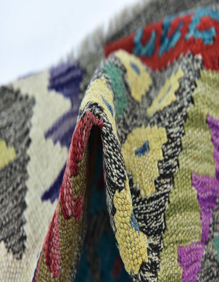 Detail image of 7' x 9' 7  Hand Woven Kilim Modern Wool Rug
