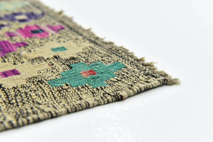 Detail image of 6' 9 x 9' 7 Hand Woven Kilim Modern Wool Rug
