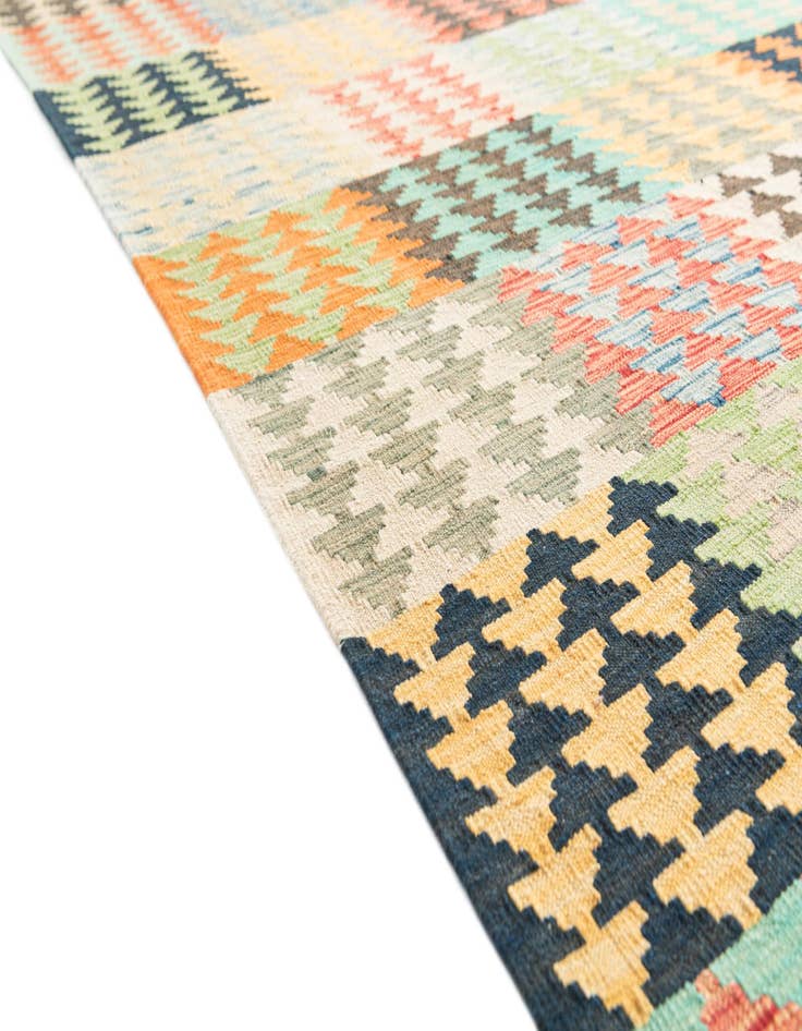 Detail image of 6' 5 x 9' 9  Hand Woven Kilim Modern Wool Rug