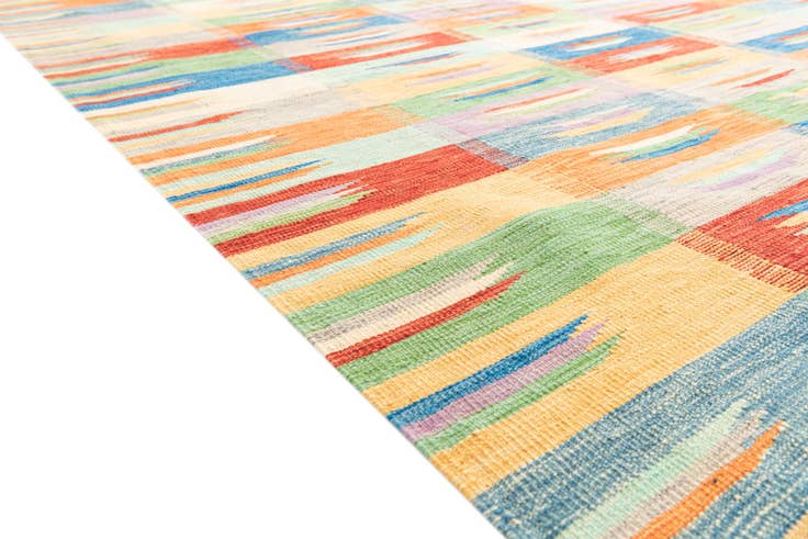 Detail image of 6' 6 x 9' 8 Hand Woven Kilim Modern Wool Rug