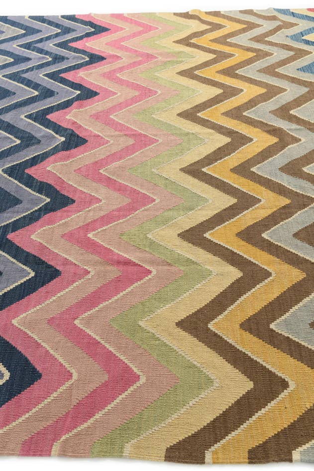 Detail image of 8' 5 x 9' 10 Hand Woven Kilim Modern Wool Rug