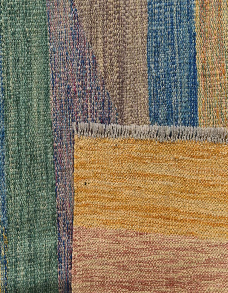 Detail image of 6' 5 x 10'  Hand Woven Kilim Modern Wool Rug