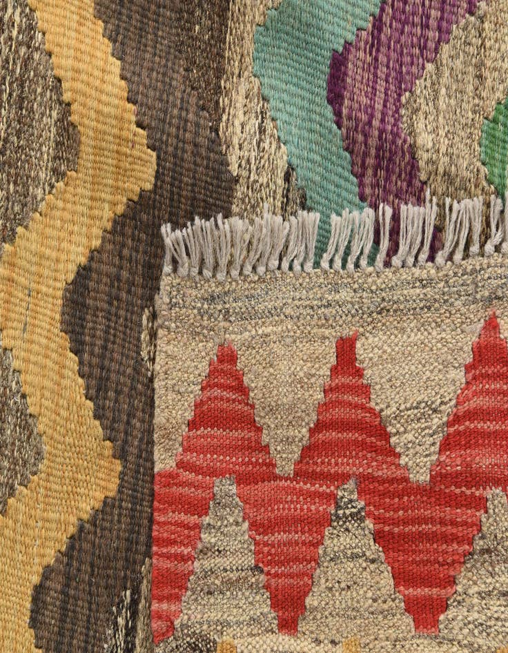 Detail image of 5' 5 x 8'  Hand Woven Kilim Modern Wool Rug