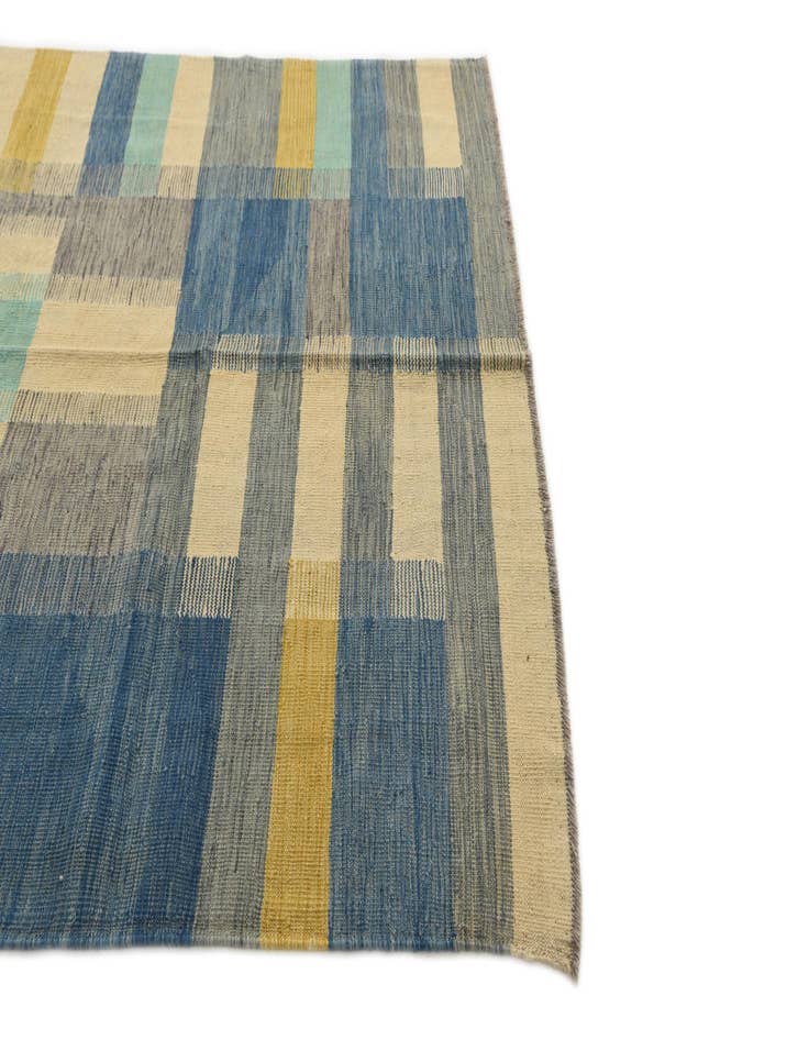 Detail image of 4' 9 x 8'  Hand Woven Kilim Modern Wool Rug