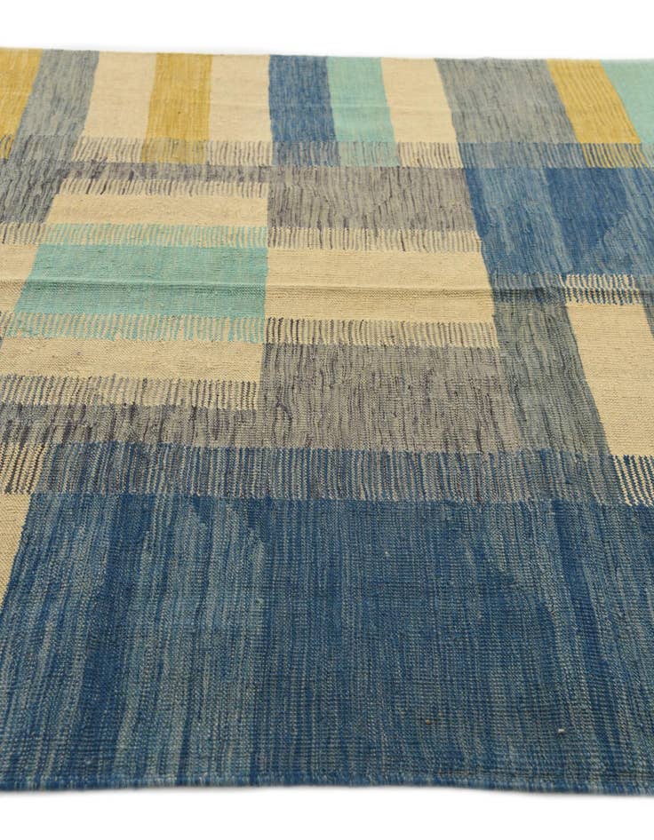 Detail image of 4' 9 x 8'  Hand Woven Kilim Modern Wool Rug