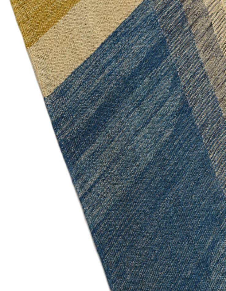 Detail image of 4' 9 x 8'  Hand Woven Kilim Modern Wool Rug
