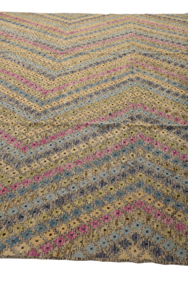 Detail image of 10' 8 x 13' 1 Hand Woven Kilim Modern Wool Rug