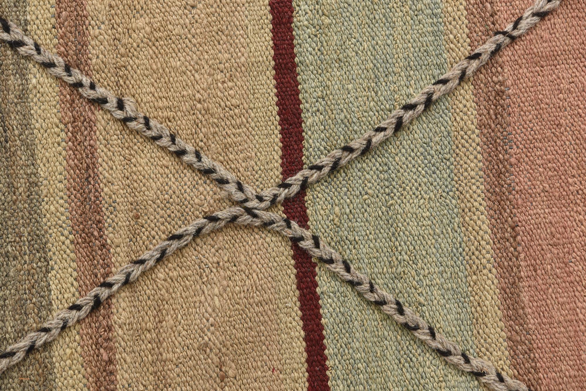 5' 9 x 8' 4 Hand Woven Kilim Modern Wool Rug