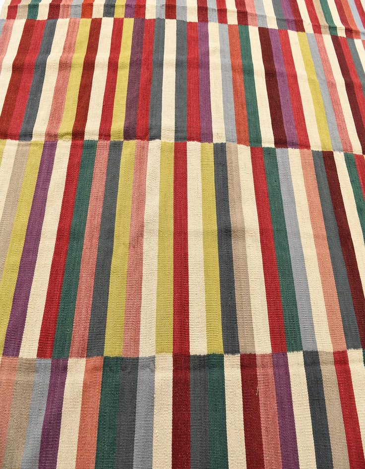 Detail image of 8' 2 x 9' 9  Hand Woven Kilim Modern Wool Rug