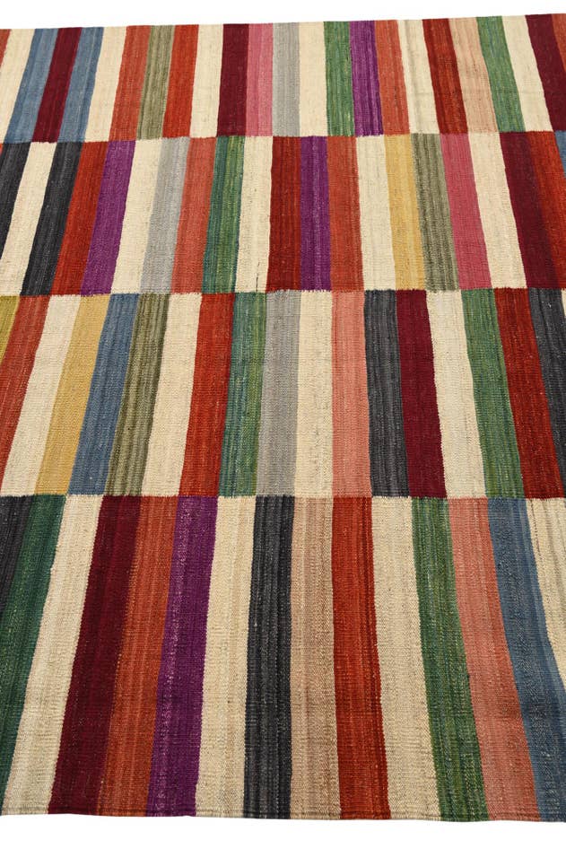 Detail image of 6' x 7' 10 Hand Woven Kilim Modern Wool Rug