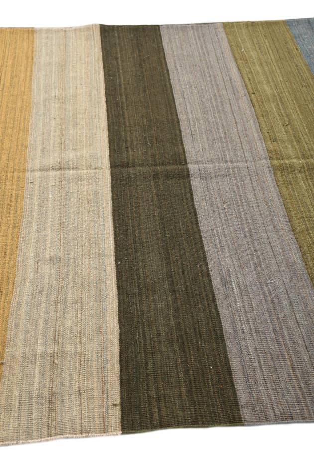 Detail image of 5' 10 x 7' 10 Hand Woven Kilim Modern Wool Rug