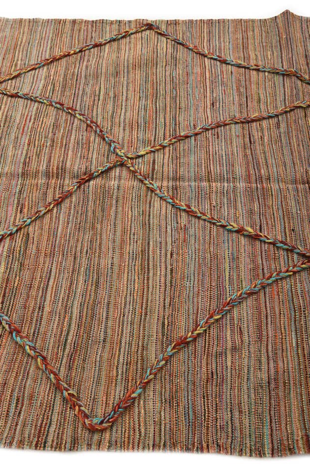 Detail image of 4' 4 x 6' 6 Hand Woven Kilim Modern Wool Rug