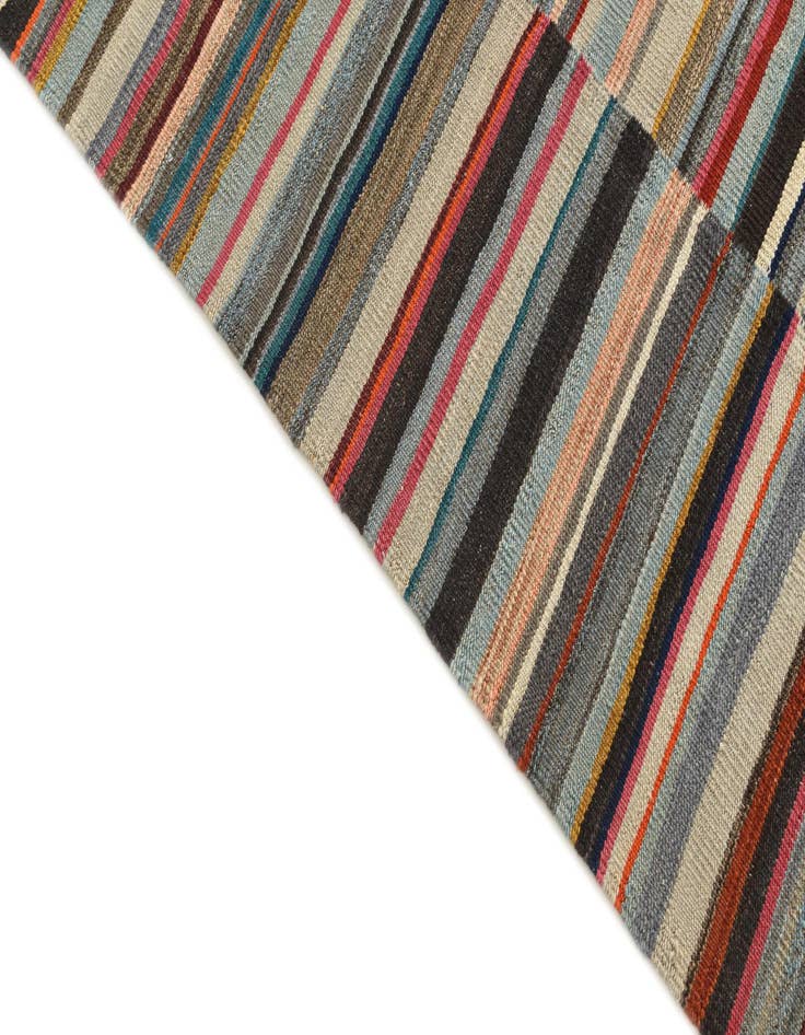 Detail image of 5' 6 x 7' 10  Hand Woven Kilim Modern Wool Rug