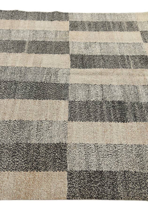 Detail image of 4' 10 x 6' 4 Hand Woven Kilim Modern Wool Rug