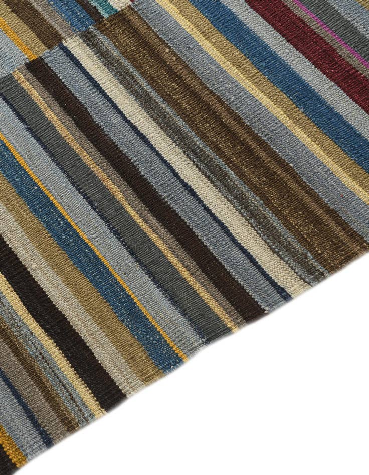 Detail image of 4' 8 x 6' 5  Hand Woven Kilim Modern Wool Rug