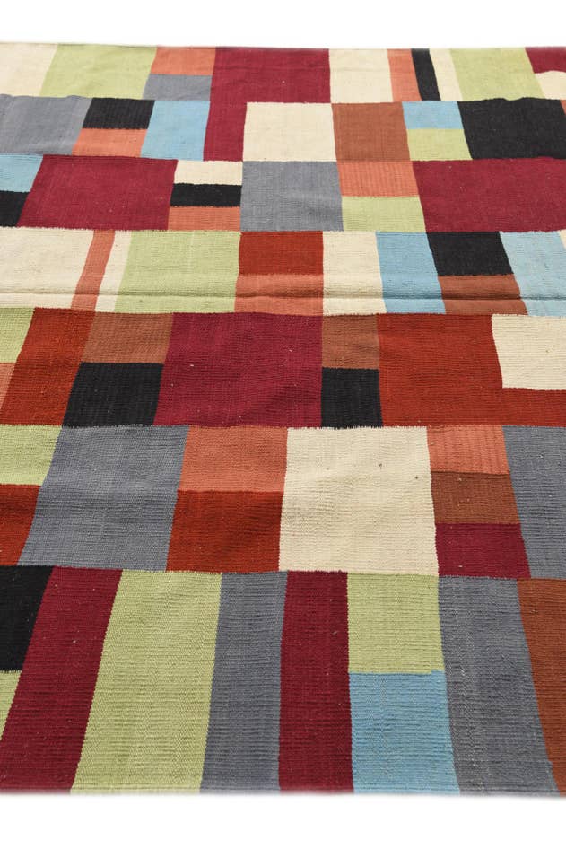 Detail image of 6' 10 x 9' 10 Hand Woven Kilim Modern Wool Rug