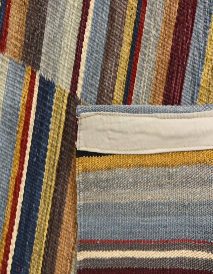 Detail image of 4' 9 x 6' 5  Hand Woven Kilim Modern Wool Rug