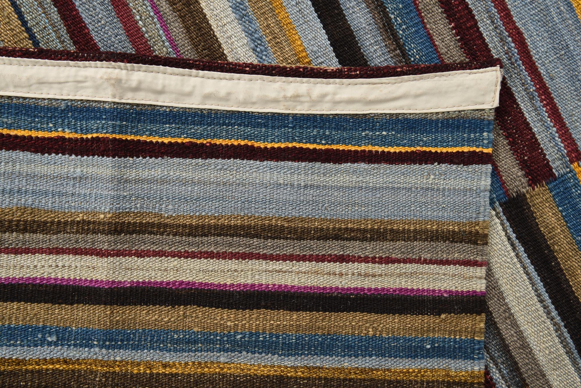 4' 9 x 6' 4 Hand Woven Kilim Modern Wool Rug