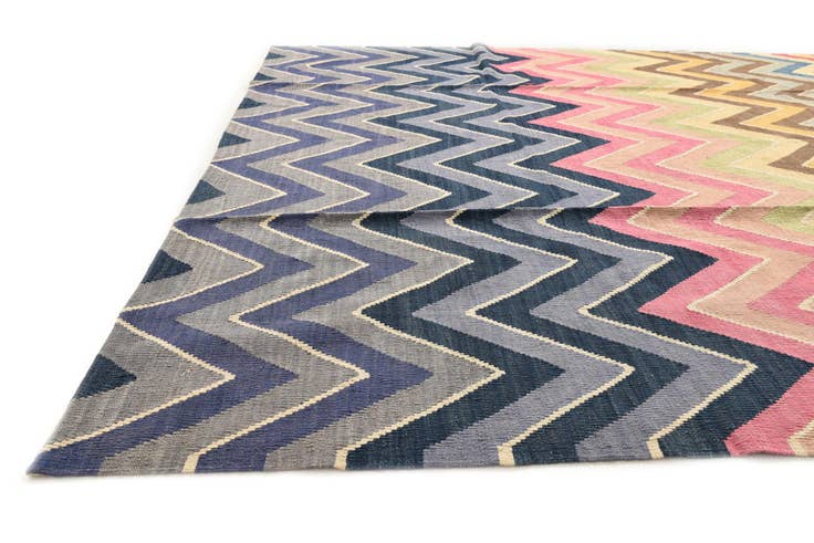 Detail image of 8' 8 x 9' 10 Hand Woven Kilim Modern Wool Rug