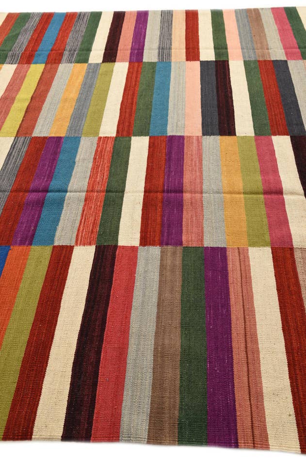 Detail image of 8' 4 x 9' 9 Hand Woven Kilim Modern Wool Rug