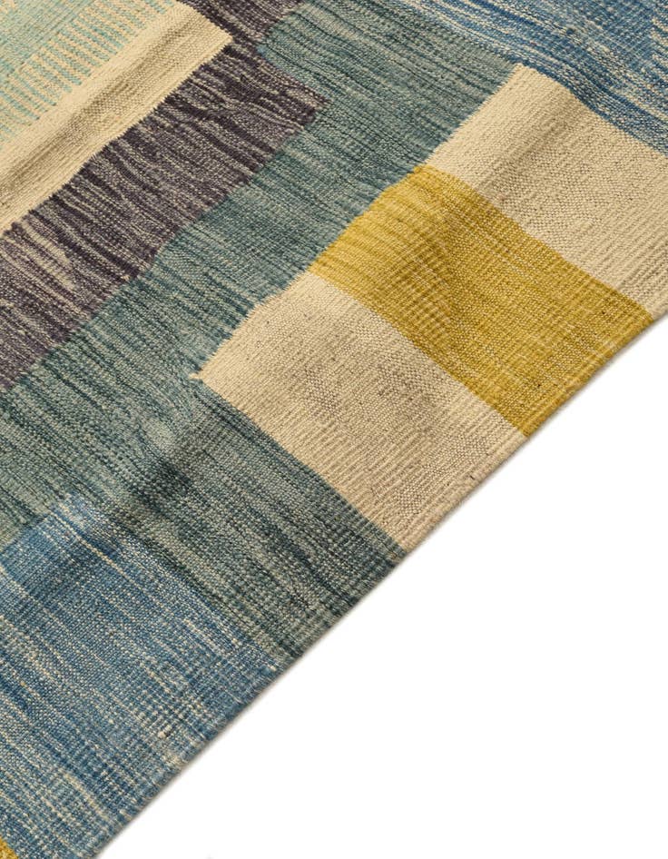 Detail image of 5' 2 x 7'  Hand Woven Kilim Modern Wool Rug