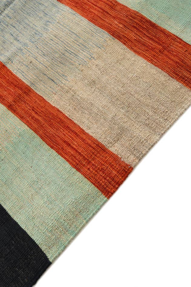 Detail image of 5' 1 x 6' 7 Hand Woven Kilim Modern Wool Rug