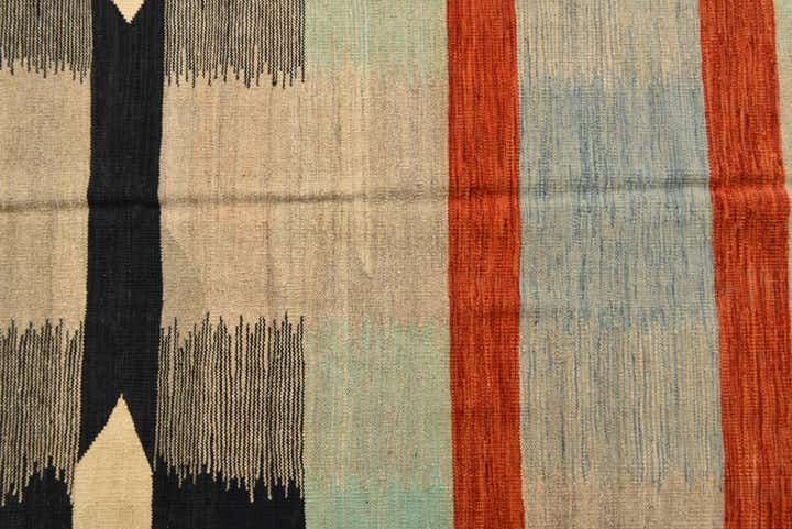 5' 1 x 6' 7 Hand Woven Kilim Modern Wool Rug
