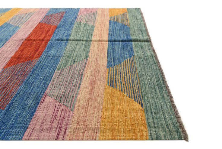 Detail image of 5' x 6' 6 Hand Woven Kilim Modern Wool Rug