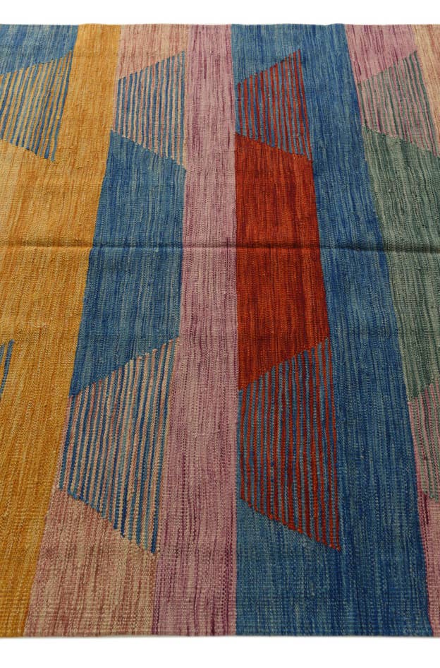 Detail image of 5' x 6' 6 Hand Woven Kilim Modern Wool Rug