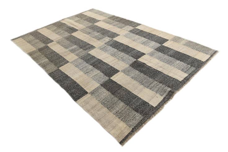 Detail image of 6' 8 x 9' 10 Hand Woven Kilim Modern Wool Rug