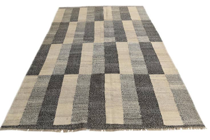 Detail image of 6' 8 x 9' 10 Hand Woven Kilim Modern Wool Rug