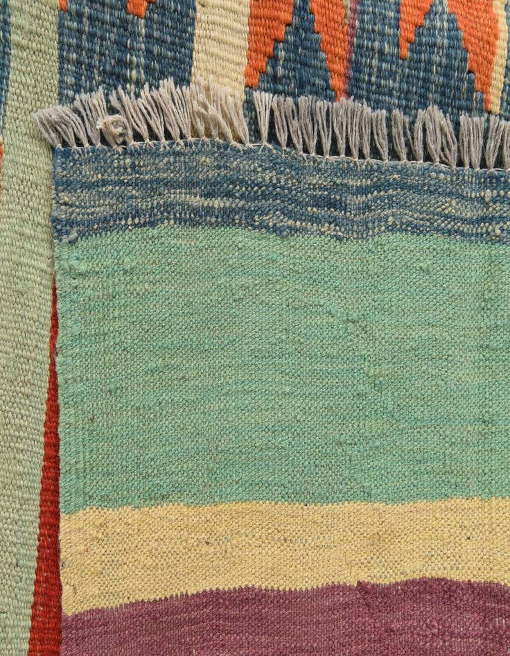 Detail image of 5' 5 x 8' 2  Hand Woven Kilim Modern Wool Rug