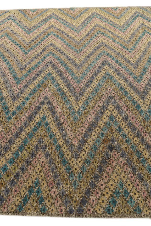 Detail image of 9' 9 x 12' 8 Hand Woven Kilim Modern Wool Rug