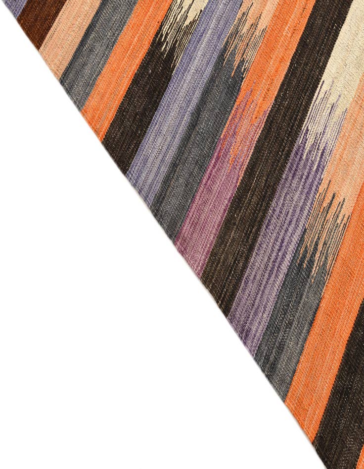 Detail image of 6' 10 x 9'  Hand Woven Kilim Modern Wool Rug