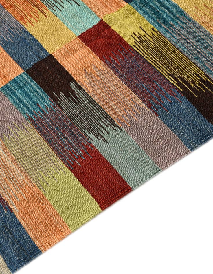 Detail image of 3' 4 x 5' 11  Hand Woven Kilim Modern Wool Rug